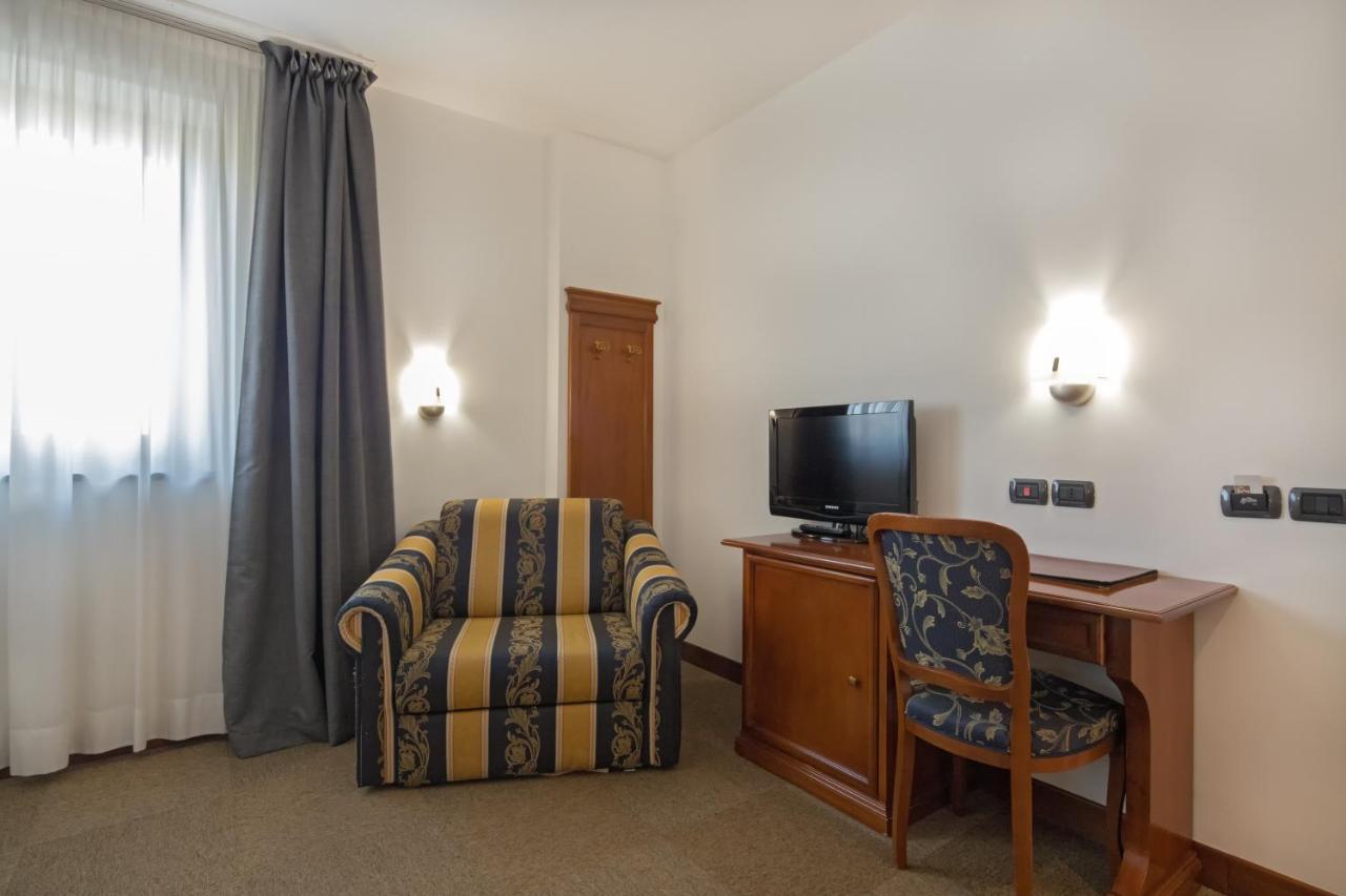 Hotel Medea (Adults Only) Альба Екстер'єр фото