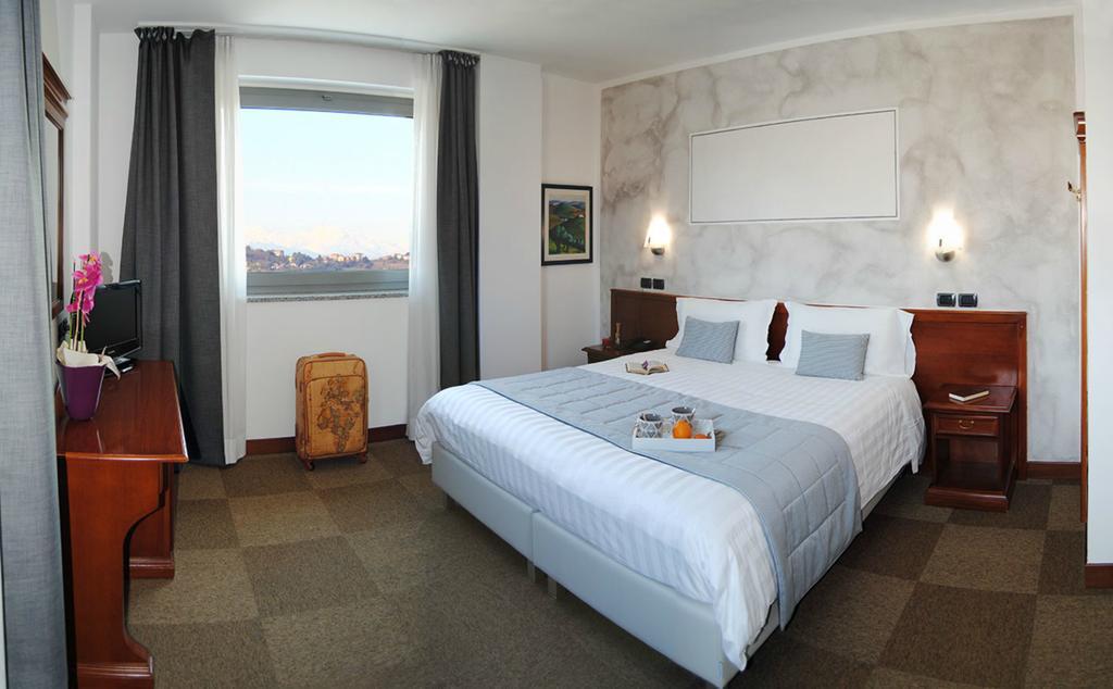 Hotel Medea (Adults Only) Альба Екстер'єр фото